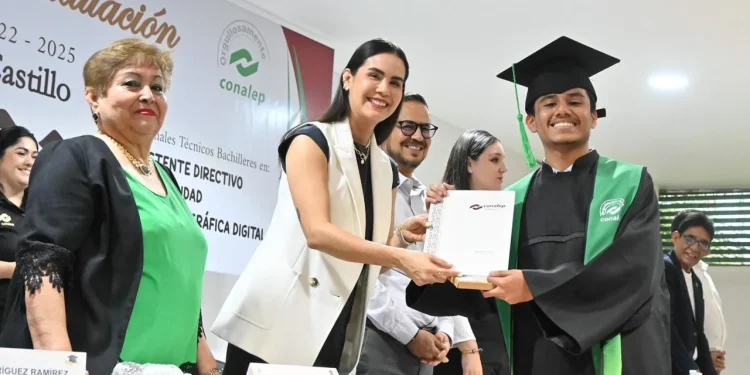 Ampliación del puerto de Manzanillo traerá grandes oportunidades laborales para egresados: Rosi Bayardo