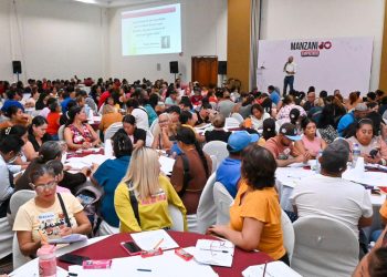 Rosi Bayardo celebra el gran interés por emprender en Manzanillo