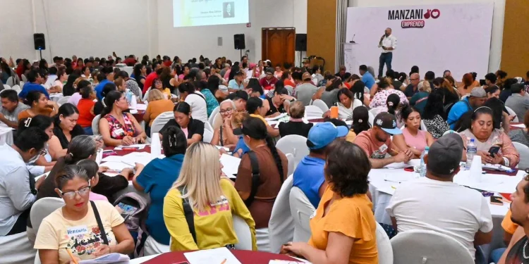 Rosi Bayardo celebra el gran interés por emprender en Manzanillo