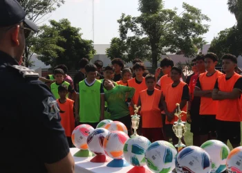 Jóvenes colimenses participan en ‘Mundialito por la Paz’