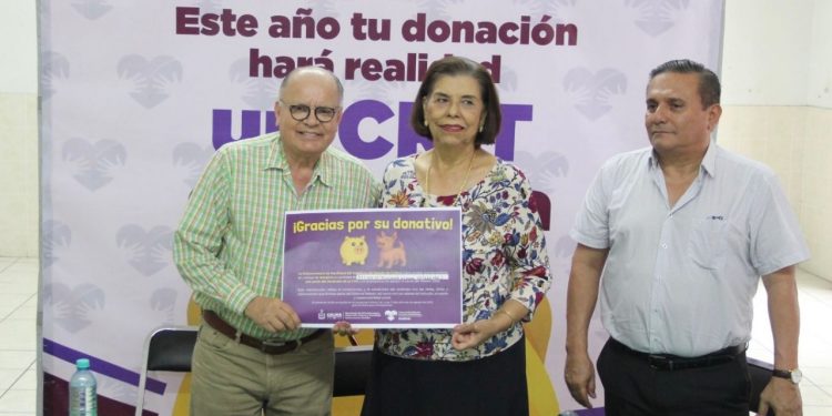 Subsecretaría de Movilidad recibe donativo de CTM Colima para el Teletón