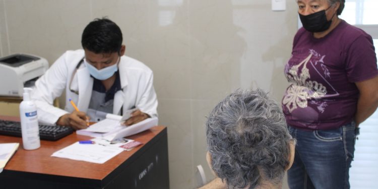 Salud Colima aborda síndromes geriátricos para prevenir un envejecimiento saludable