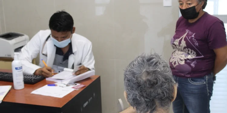 Salud Colima aborda síndromes geriátricos para prevenir un envejecimiento saludable