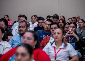 Indira Vizcaíno inaugura Congreso Nacional de Recursos Humanos de Canaco Colima