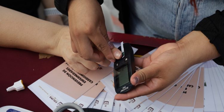 Vital detectar factores de riesgo para prevenir padecimientos: Salud Colima