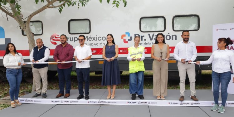 H Congreso del Estado de Colima. Corte de listón inauguracion del Tren de la Salud “Dr. Vagón”