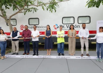 H Congreso del Estado de Colima. Corte de listón inauguracion del Tren de la Salud “Dr. Vagón”