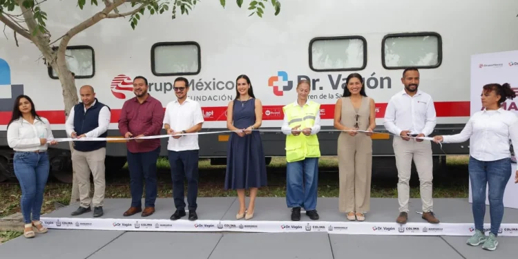 H Congreso del Estado de Colima. Corte de listón inauguracion del Tren de la Salud “Dr. Vagón”