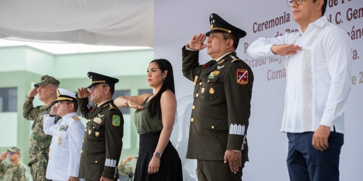 Gobernadora Indira Vizcaíno da la bienvenida a nuevo comandante de la 20ª Zona Militar de Colima