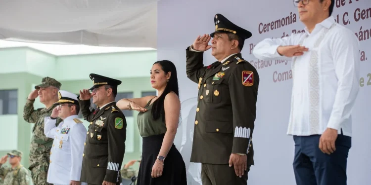 Gobernadora Indira Vizcaíno da la bienvenida a nuevo comandante de la 20ª Zona Militar de Colima
