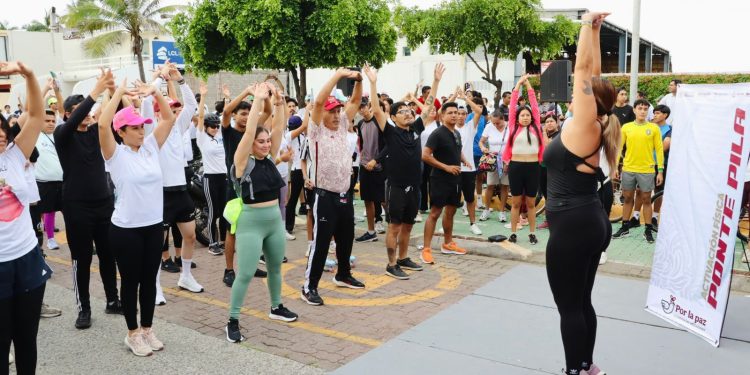 Manzanillo se suma con éxito a la Rodada y Carrera por la Paz y contra las Adicciones