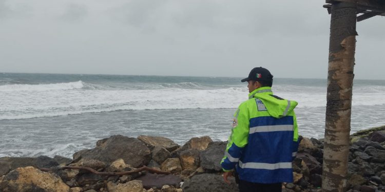 Aunque ‘Ivo’ se alejó de Colima, UEPC pide estar alertas a lluvias de la temporada