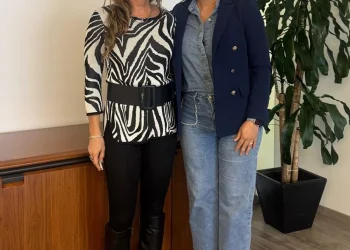 Gobernadora Indira Vizcaíno y titular de Profepa analizan proyectos de conservación en Colima