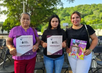 Más de 4 mil 500 colimenses se suman a programas de educación básica del IEEA