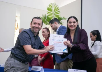 Indira Vizcaíno reconoce aporte del sector empresarial en avances logrados por Colima en bienestar económico