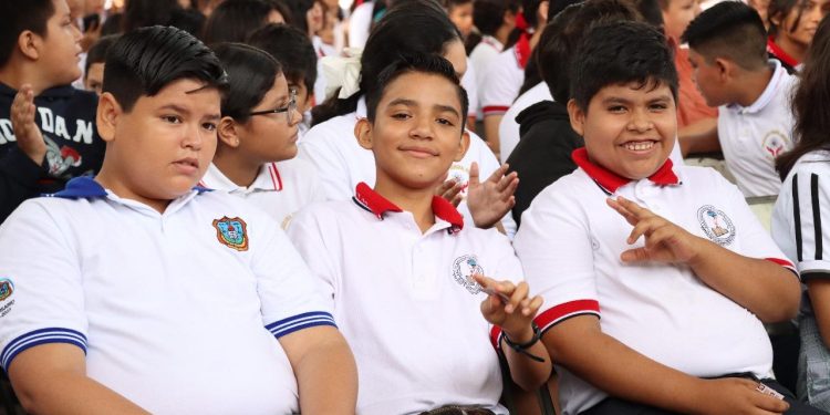 Más de 10,600 estudiantes de nuevo ingreso a secundaria podrán recibir la Beca ‘Rita Cetina’ en Colima