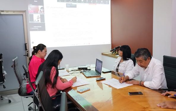 H Congreso del Estado de Colima. Se lleva acabo reunión entre las comisiones de Salud y Deporte para  analizar diversas iniciativas en materia de salud