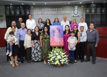 H Congreso del Estado de Colima. Este jueves en la sede del Poder Legislativo del Estado de Colima, se llevó a cabo un homenaje póstumo a la maestra María Elena Maldonado Rodríguez, fundadora de los servicios de la Educación Especial en Colima.