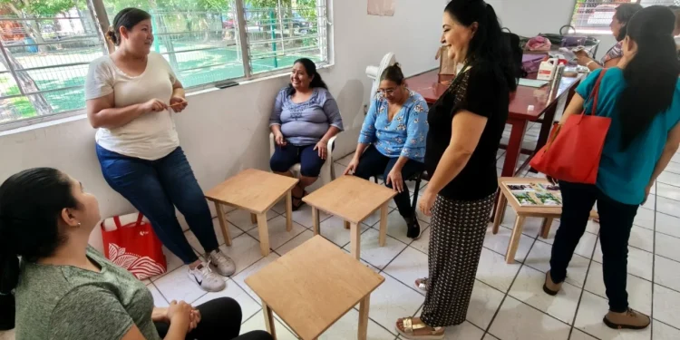 Trabajo Colima realiza curso gratuito de manualidades, para apoyar el autoempleo