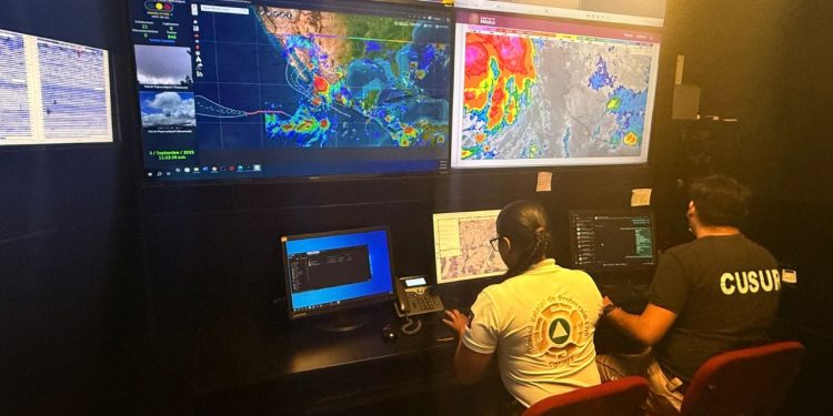 Aunque huracán ‘Lorena’ se dirige hacia Baja California, UEPC da seguimiento y pide estar alertas