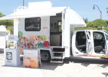 Salud Colima acerca servicios para prevenir embarazos en adolescentes