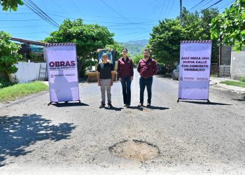 Rosi Bayardo le cumple a las familias de La Floresta y Miravalle con nueva calle de concreto hidráulico