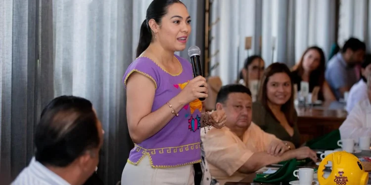 Indira Vizcaíno reconoce el gran apoyo de IP y población para lograr construcción del CRIT en Colima