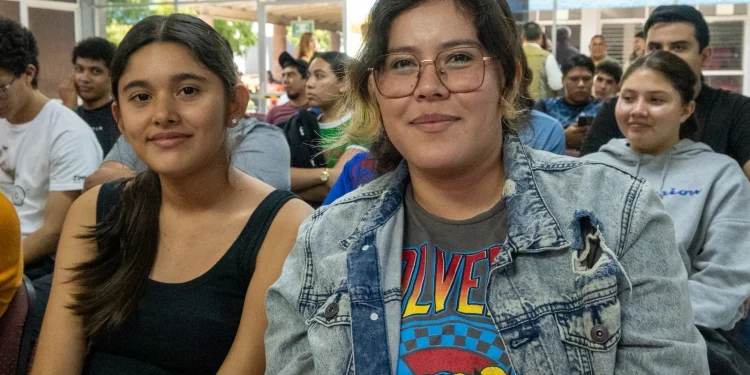 Rosi Bayardo: manzanillenses en universidad pública de otros municipios de Colima también recibirán #UniBeca