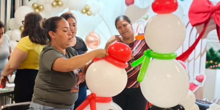 Trabajo Colima capacita en globoflexia, como alternativa de ingreso y emprendimiento