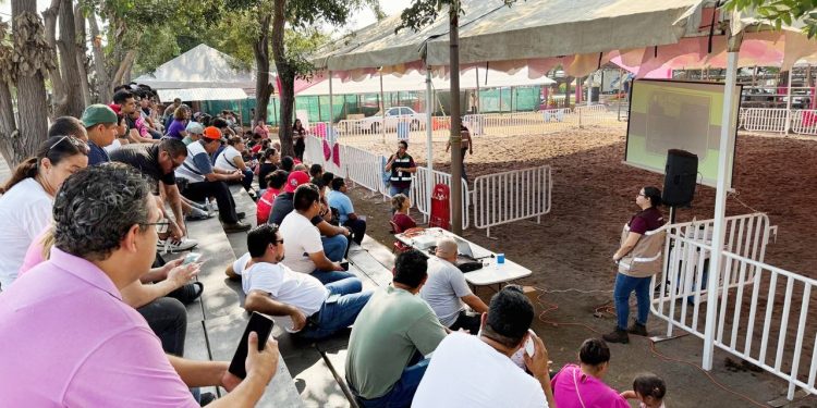 Secretaría de Salud capacita a más de 200 comerciantes para garantizar seguridad sanitaria en la Feria de Colima