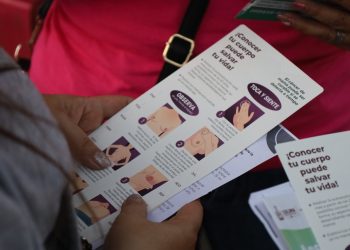 Previene Salud Colima sobre síntomas iniciales del cáncer de mama