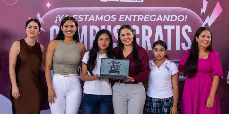 Computadoras a estudiantes del Tec de Colima, UPN, José Martí e Isenco