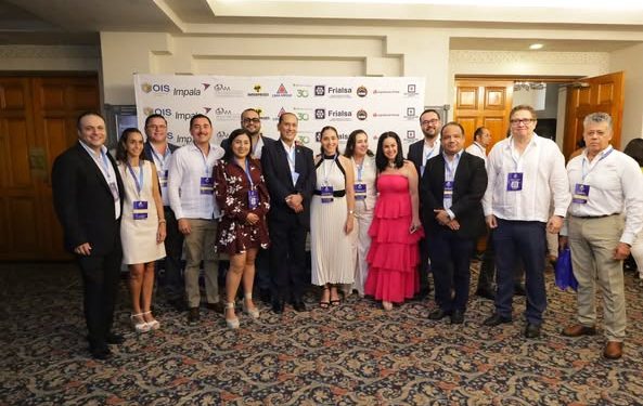 H Congreso del Estado de Colima. Presidenta de la Mesa Directiva del H. Congreso del Estado, participó en el arranque del Congreso Aduanal Internacional 2025, organizado en el marco del 40 aniversario de AAAPUMAC.