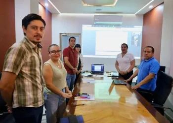 H Congreso del Estado de Colima. Martha Farías, sostuvo una reunión para analizar diversos asuntos turnados a la comisión de Presupuesto y Disciplina Financiera