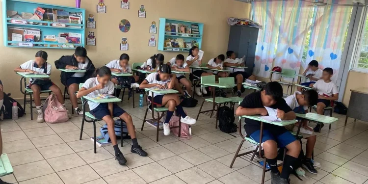 FGE a través de la Dirección de Prevención del Delito, continúa fortaleciendo las acciones orientadas a la protección de la niñez colimense mediante la implementación de la estrategia “Determina2” en escuelas primarias de los municipios de Armería, Tecomán y Manzanillo.