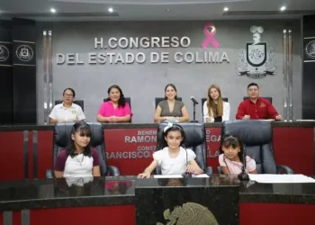H Congreso del Estado de Colima. “𝐒𝐞𝐫 𝐧𝐢𝐧̃𝐚 𝐞𝐬 𝐭𝐞𝐧𝐞𝐫 𝐞𝐥 𝐩𝐨𝐝𝐞𝐫 𝐝𝐞 𝐜𝐚𝐦𝐛𝐢𝐚𝐫 𝐞𝐥 𝐦𝐮𝐧𝐝𝐨 𝐜𝐨𝐧 𝐥𝐨 𝐪𝐮𝐞 𝐬𝐨𝐲”