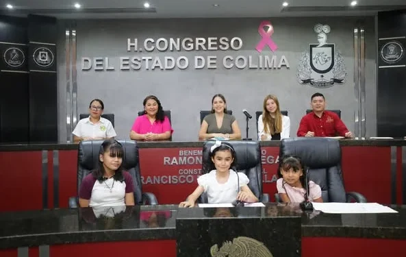 H Congreso del Estado de Colima. “𝐒𝐞𝐫 𝐧𝐢𝐧̃𝐚 𝐞𝐬 𝐭𝐞𝐧𝐞𝐫 𝐞𝐥 𝐩𝐨𝐝𝐞𝐫 𝐝𝐞 𝐜𝐚𝐦𝐛𝐢𝐚𝐫 𝐞𝐥 𝐦𝐮𝐧𝐝𝐨 𝐜𝐨𝐧 𝐥𝐨 𝐪𝐮𝐞 𝐬𝐨𝐲”