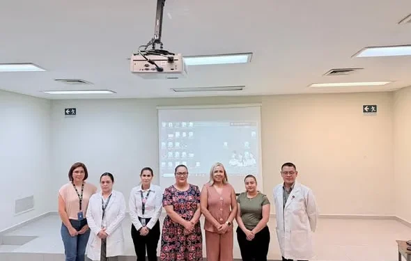 Personal de la Fiscalía Especializada en la Investigación de Delitos por Razones de Género y Trata de Personas, así como su titular Beatriz Sandoval Chávez, impartieron una capacitación al sector salud del Instituto Mexicano del Seguro Social (IMSS). FGE