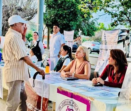 La Fiscalía General del Estado, a través de la Fiscal Especializada en Delitos por Razones de Género y Trata de Personas, la Directora del Centro de Justicia para las Mujeres, estuvieron presentes en la Feria de la Paz realizada en la colonia La Albarrada