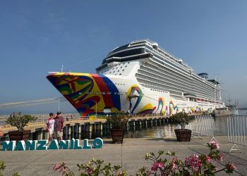 Manzanillo recibe al crucero Norwegian Encore, en su travesía de costa a costa