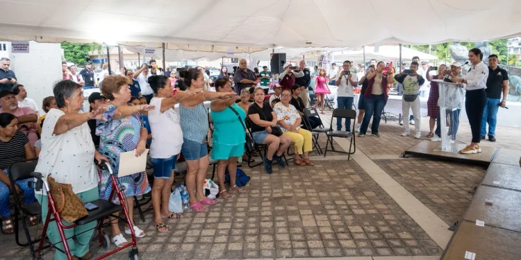 Rosi Bayardo encabeza brigadas casa por casa de las “Jornadas de Paz, Atención a las Causas”