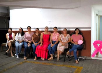 Culmina Feria Rosa de la Salud con exámenes de papanicolaou y mamografías en el Congreso del Estado