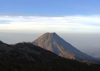 Volcán de Fuego se mantiene en calma y sin riesgo para la población: UEPC Colima