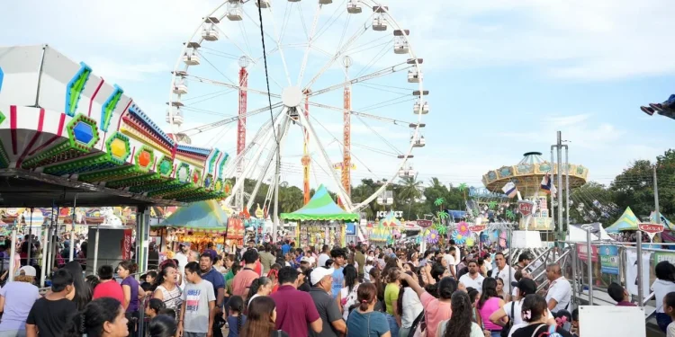 Viernes de música, fiesta y color para las familias en la Feria de Colima