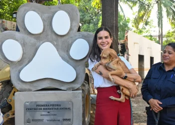 Rosi Bayardo coloca primera piedra del Centro de Bienestar Animal