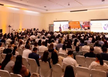 Educación es una herramienta transformadora, por eso es eje de nuestro gobierno: Indira