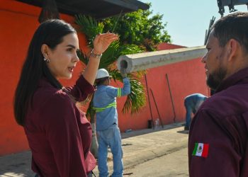 Rosi Bayardo: Por primera vez la calle Del Mar en Las Brisas tendrá alumbrado público