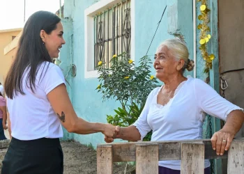Una calle de concreto hidráulico en Manzanillo; Rosi Bayardo inicia trabajos en Viveros Pelayo