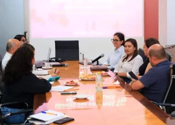 H Congreso del Estado de Colima. Este martes, las y los diputados integrantes de la Junta de Gobierno y Coordinación Política (JUCOPO), sostuvieron una reunión informativa en temas de infraestructura