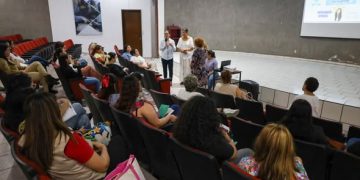 Conferencia “Cadenas invisibles: la neurociencia en la permanencia con el agresor” FGE